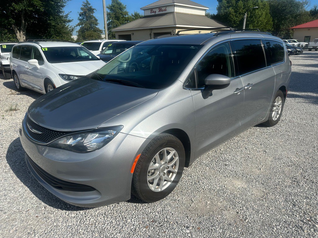 2020 Chrysler Voyager Image 2