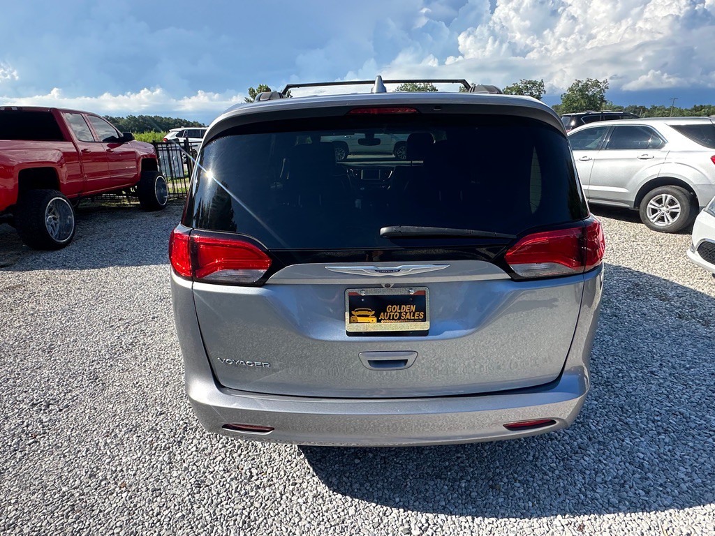 2020 Chrysler Voyager Image 4