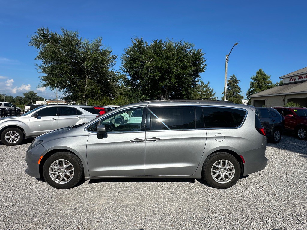 2020 Chrysler Voyager Image 7