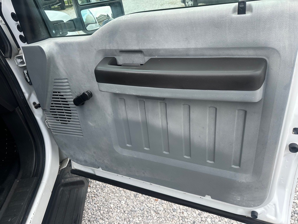 2012 Ford F-350 Image 30
