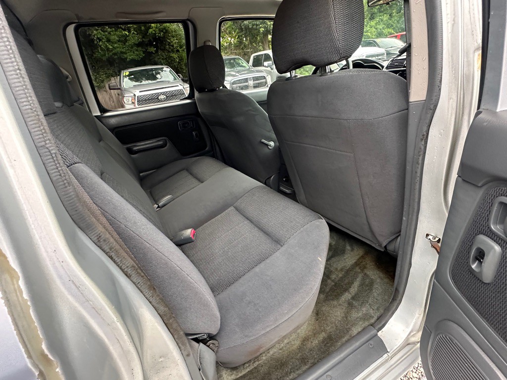 2003 Nissan Frontier Image 13