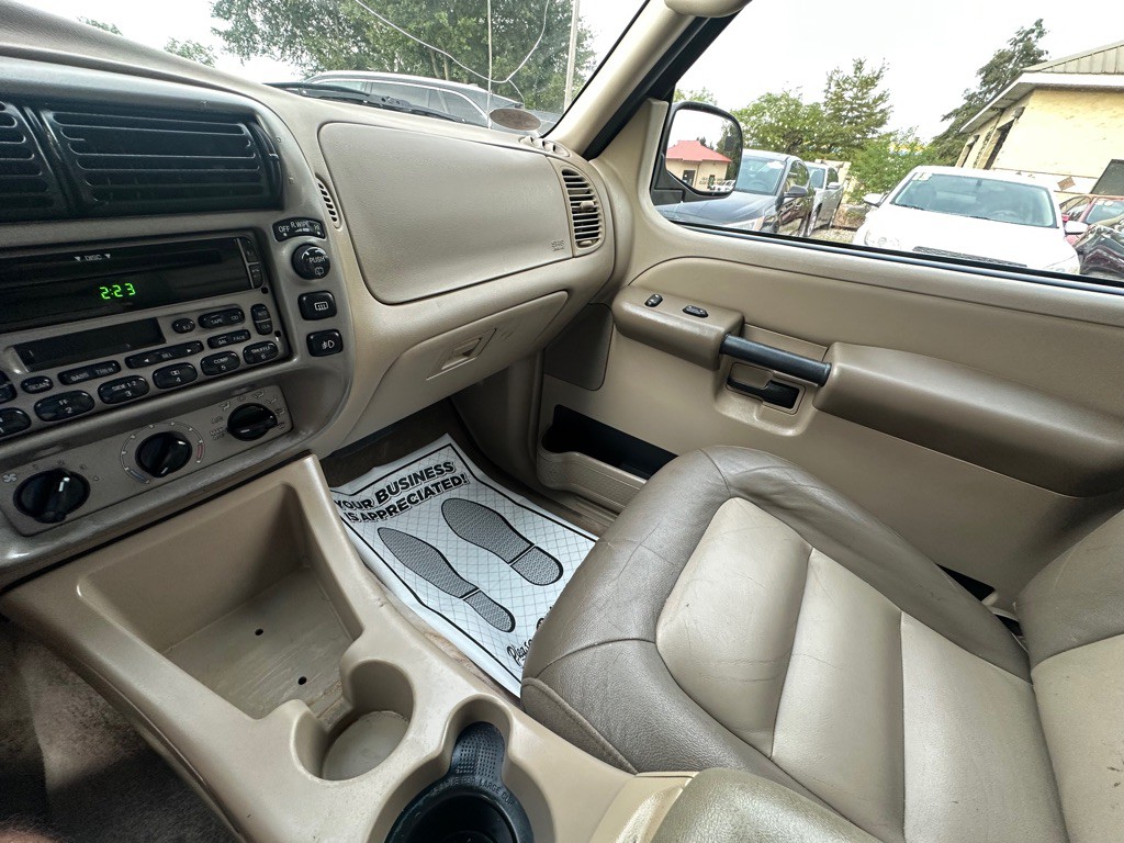 2003 Ford Explorer Image 17