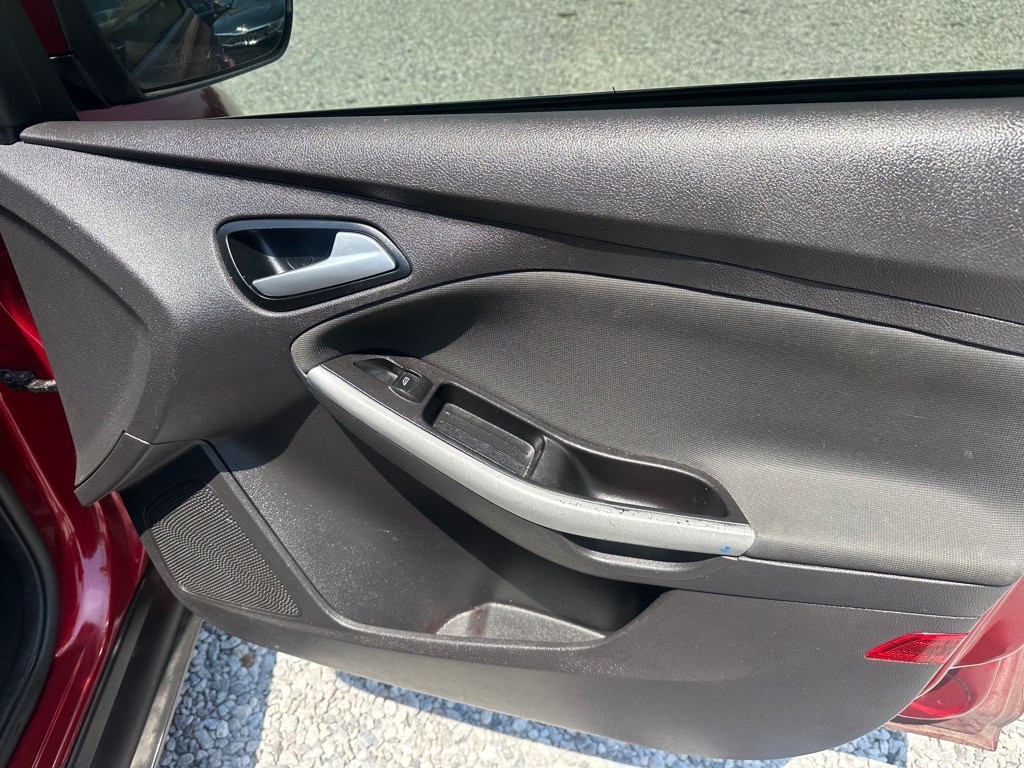 2014 Ford Focus Image 23