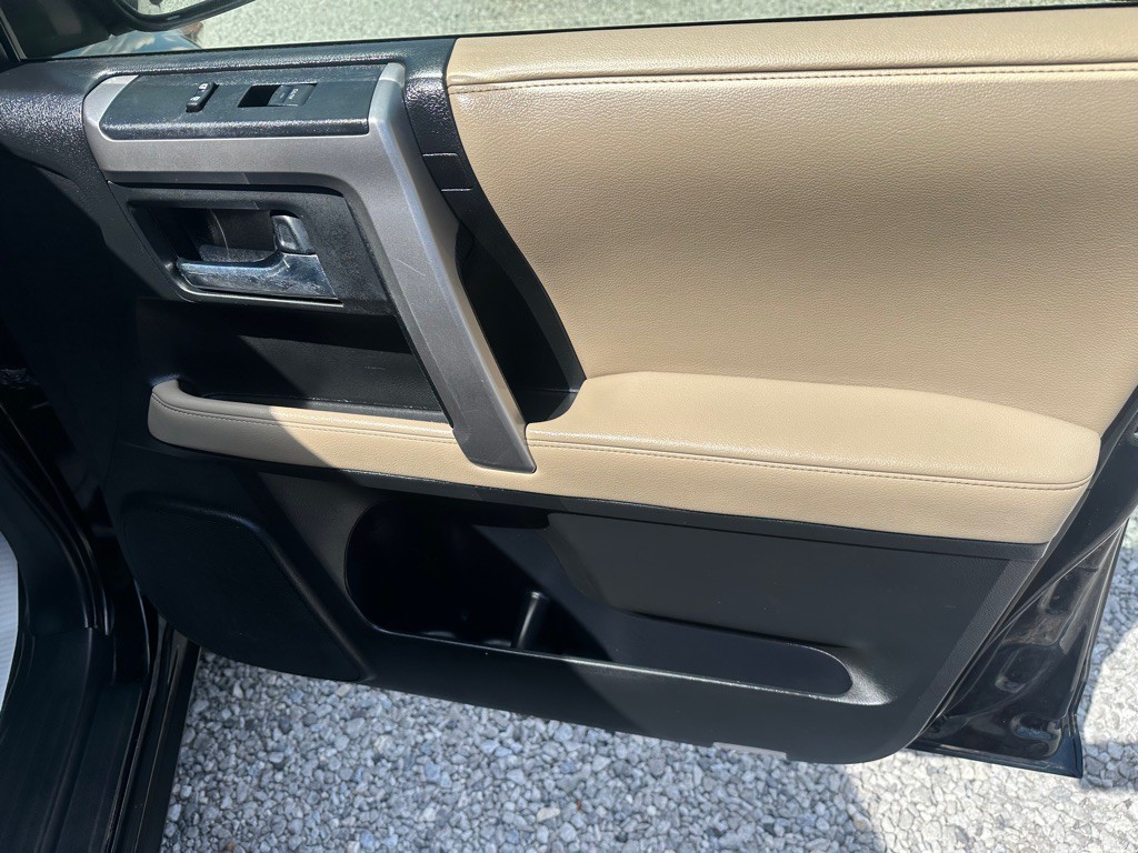 2017 Toyota 4Runner Image 27