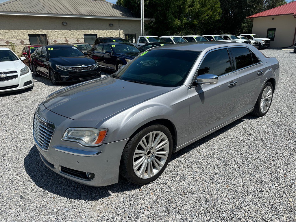 2014 Chrysler 300 Image 2