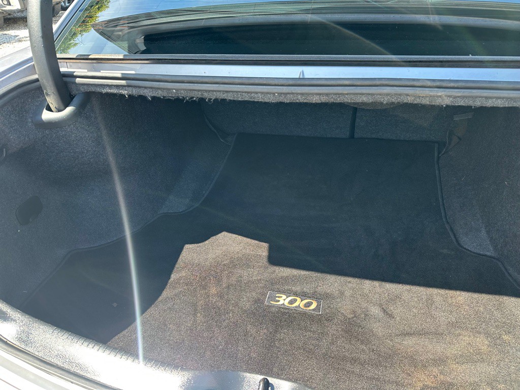 2014 Chrysler 300 Image 12