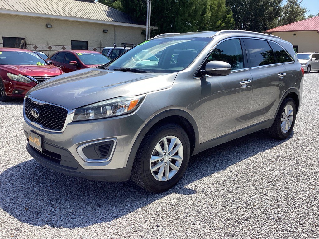 2017 Kia Sorento Image 1
