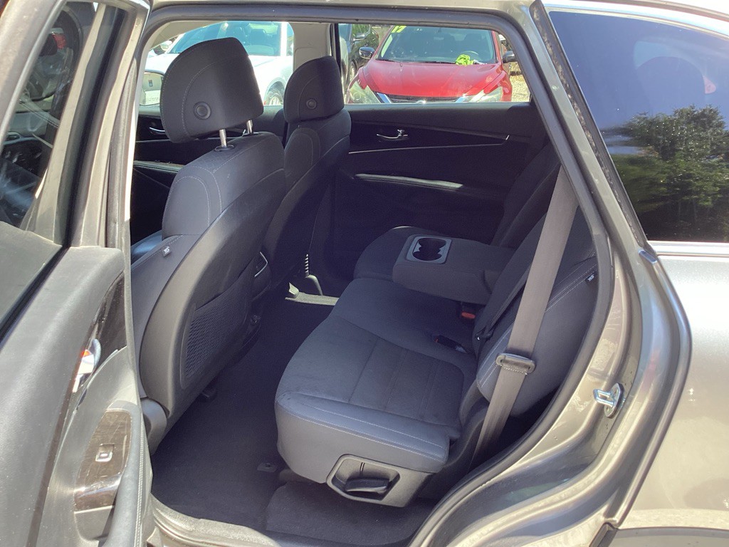2017 Kia Sorento Image 6