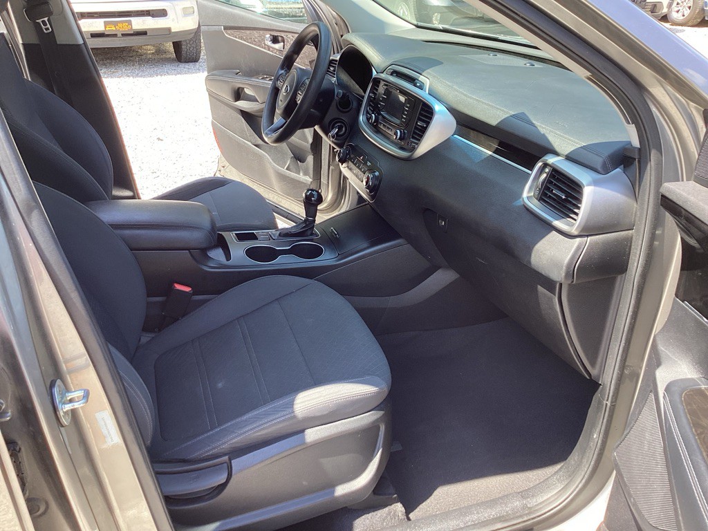 2017 Kia Sorento Image 8