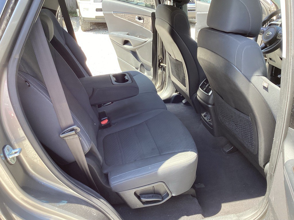 2017 Kia Sorento Image 9