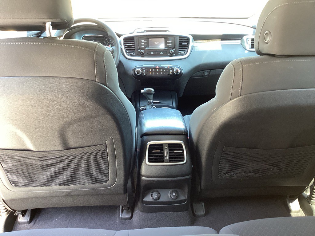 2017 Kia Sorento Image 10