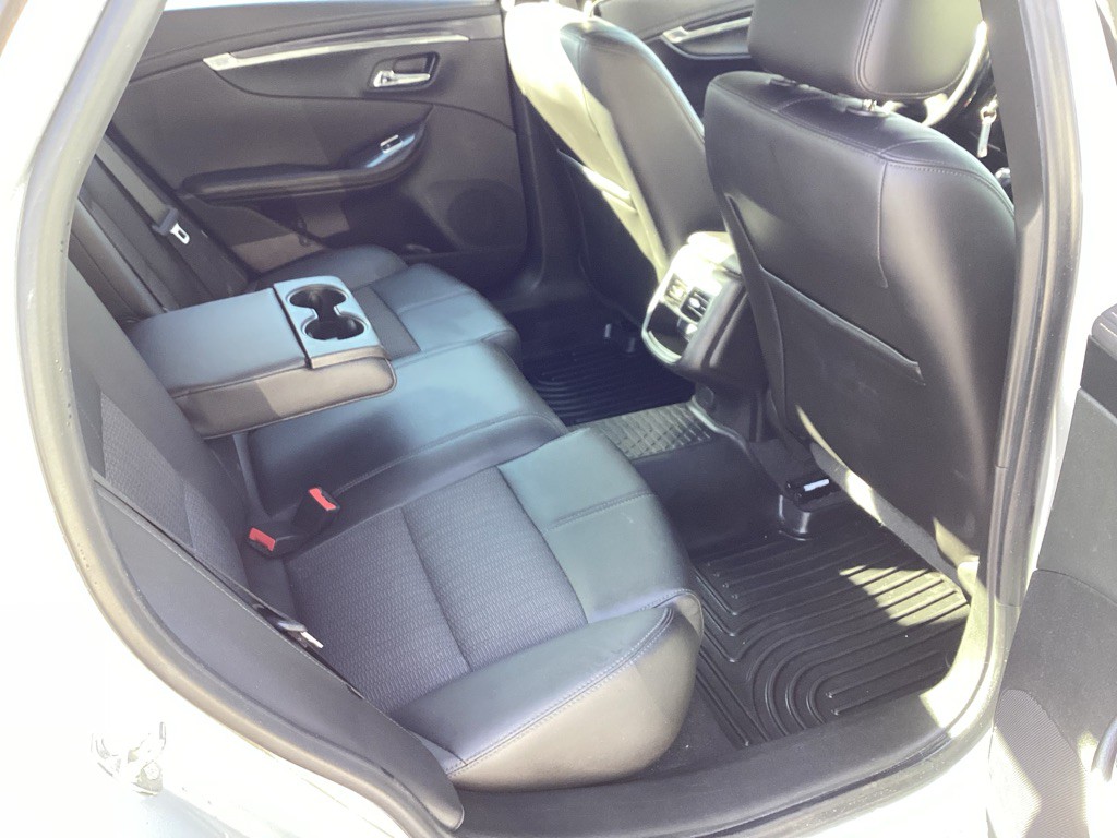 2017 Chevrolet Impala Image 12