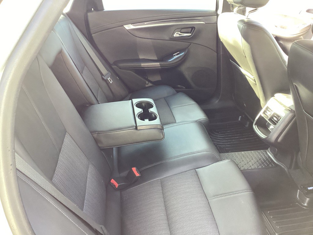 2017 Chevrolet Impala Image 17