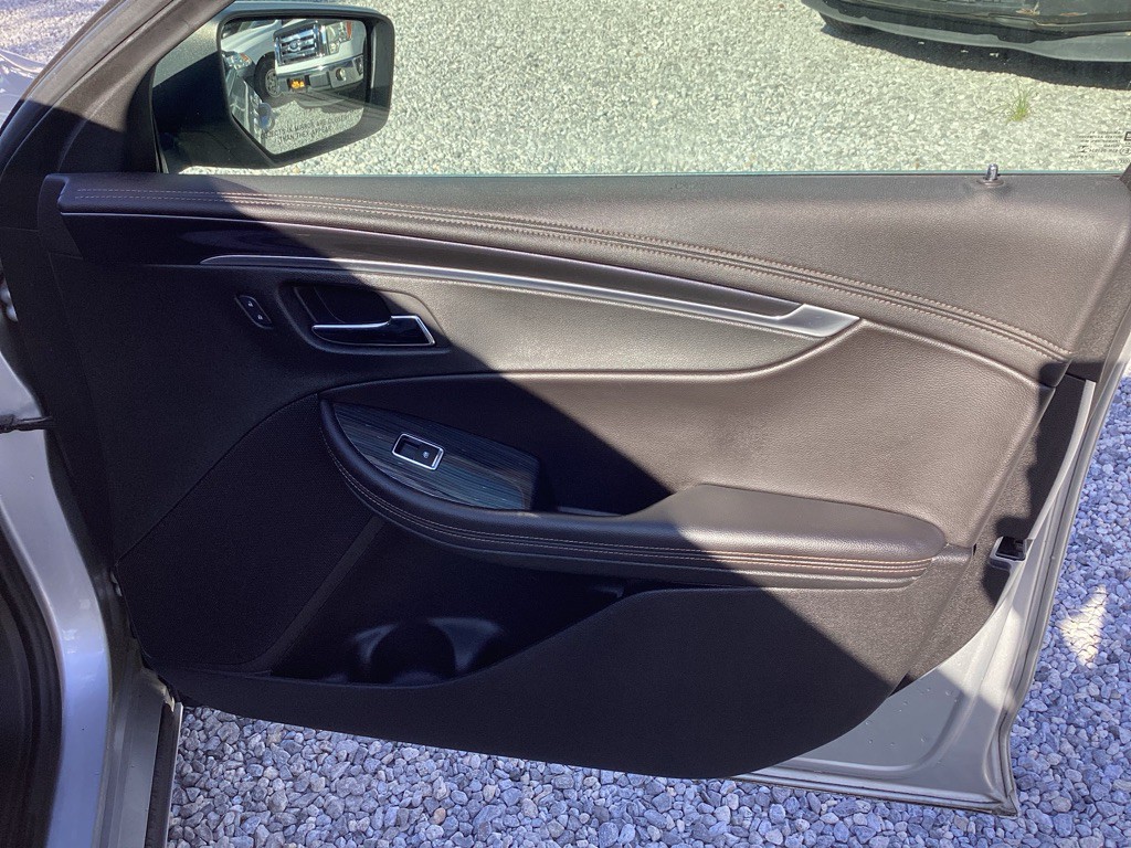 2017 Chevrolet Impala Image 23