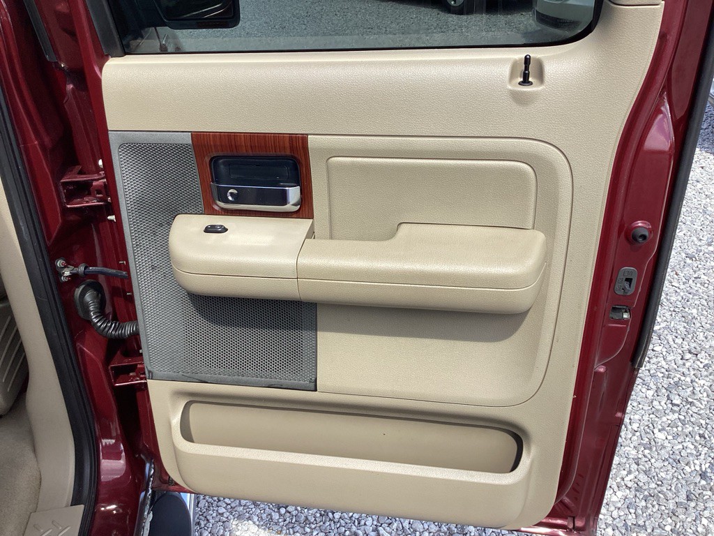 2005 Ford F-150 Image 21