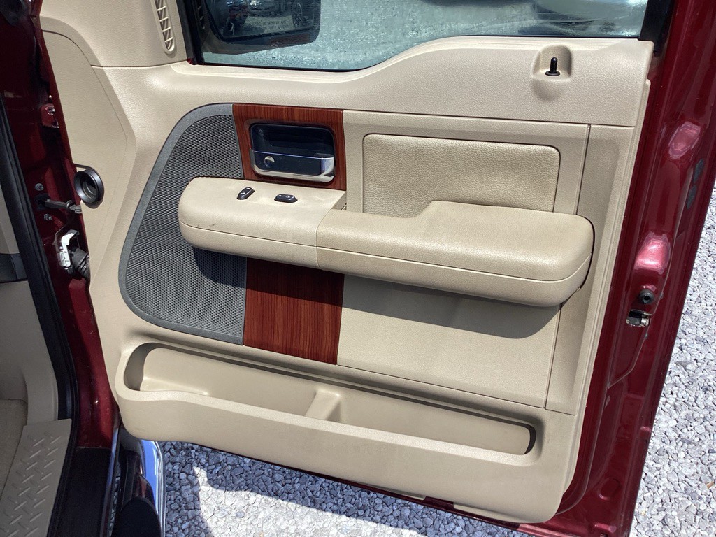 2005 Ford F-150 Image 22