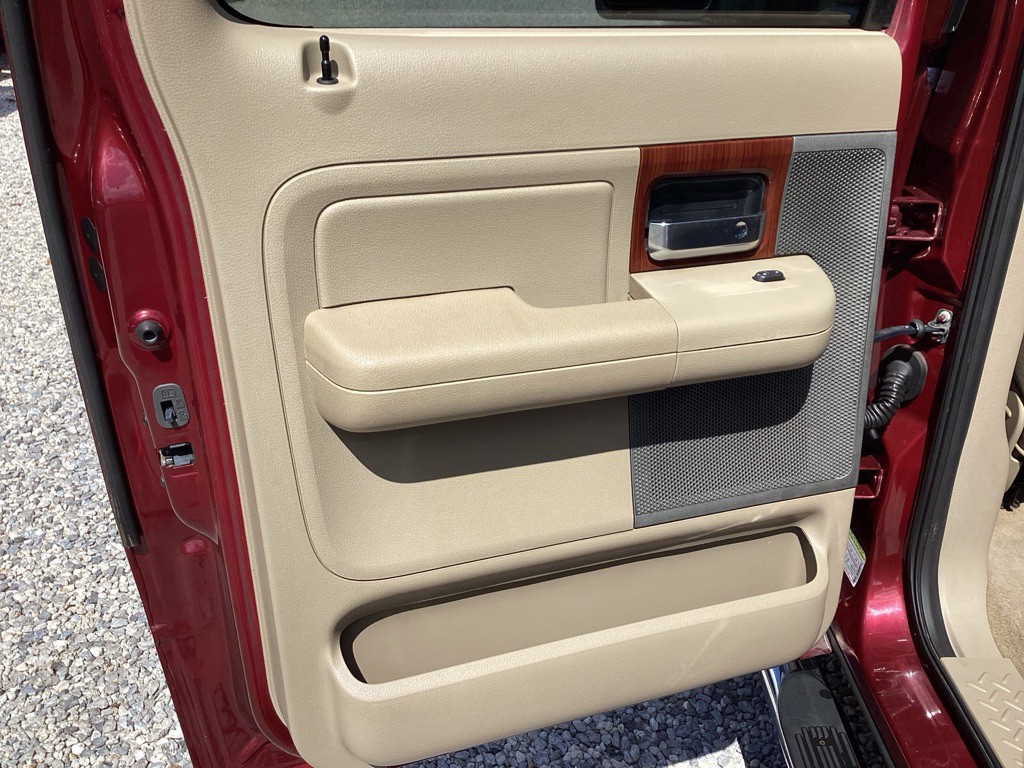 2005 Ford F-150 Image 24