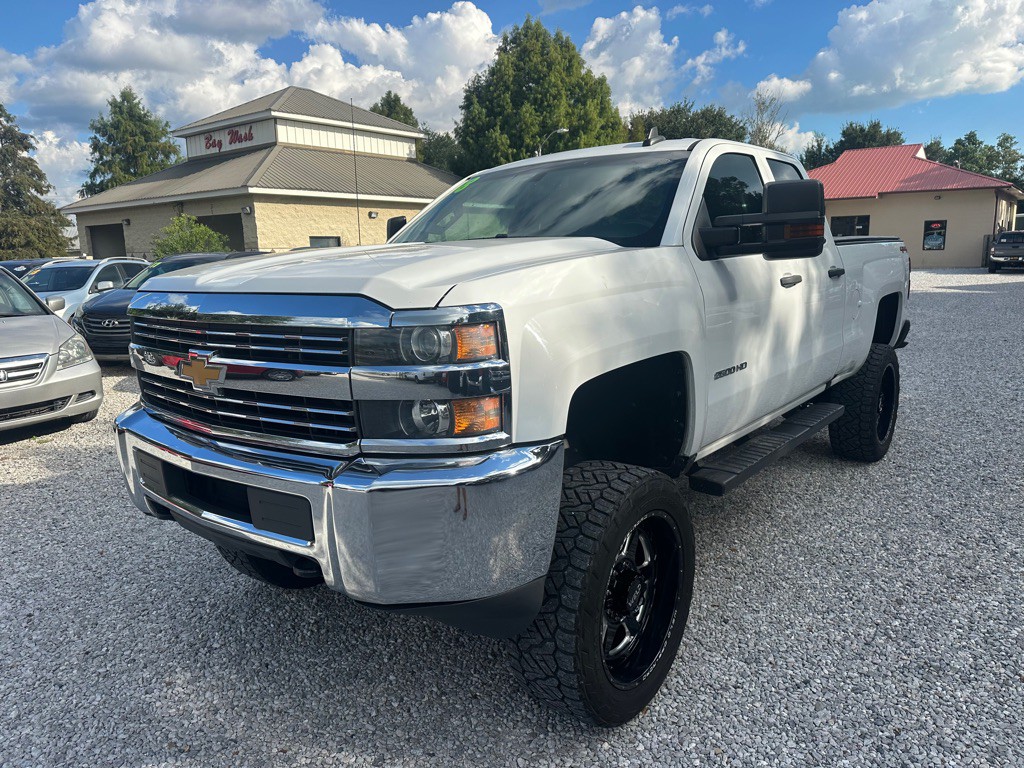 2018 Chevrolet Silverado 1500 Image 2