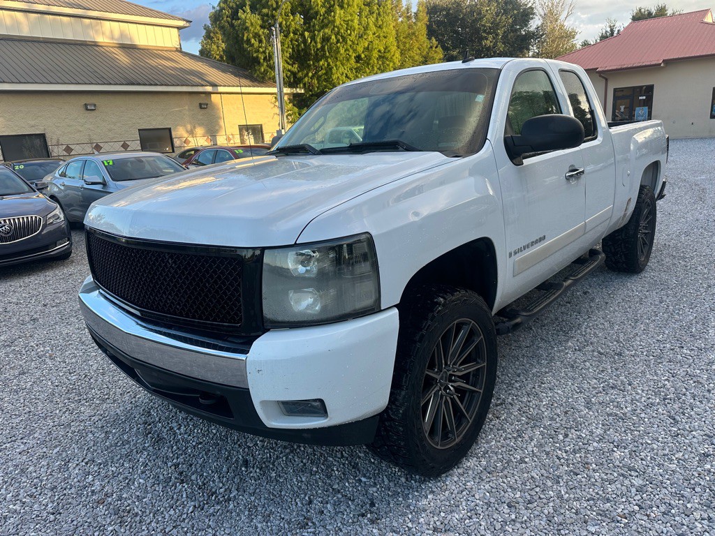 2008 Chevrolet Silverado 1500 Image 2