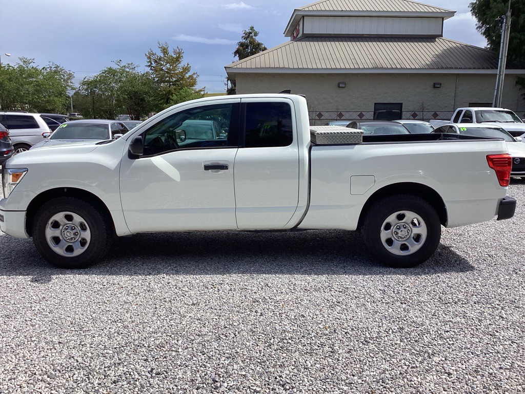 2022 Nissan Titan Image 4