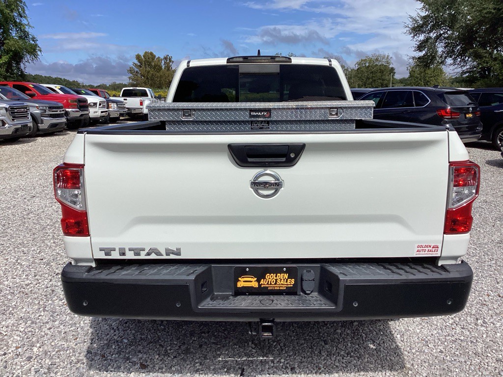 2022 Nissan Titan Image 6