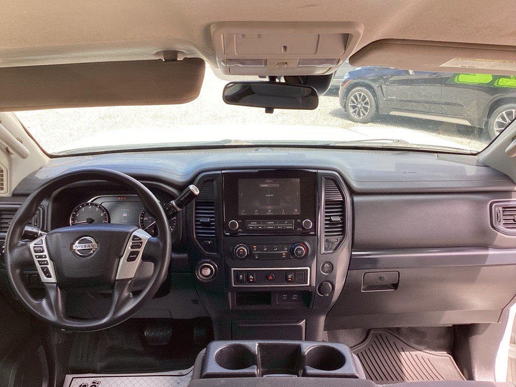 2022 Nissan Titan Image 11