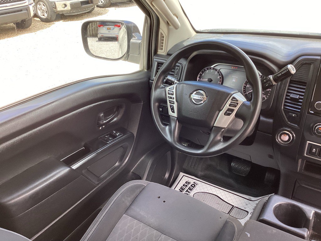 2022 Nissan Titan Image 12
