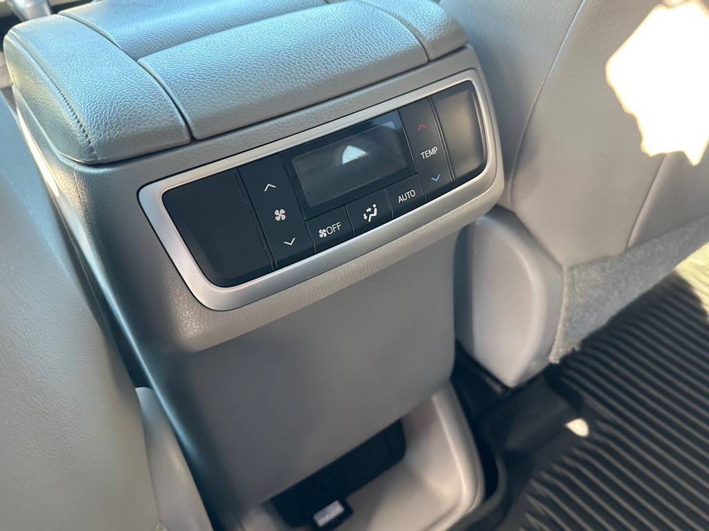 2018 Toyota Highlander Image 13