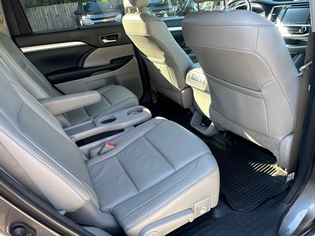 2018 Toyota Highlander Image 15