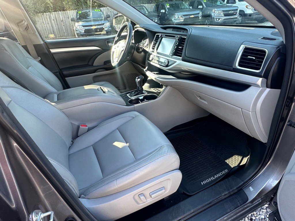 2018 Toyota Highlander Image 16