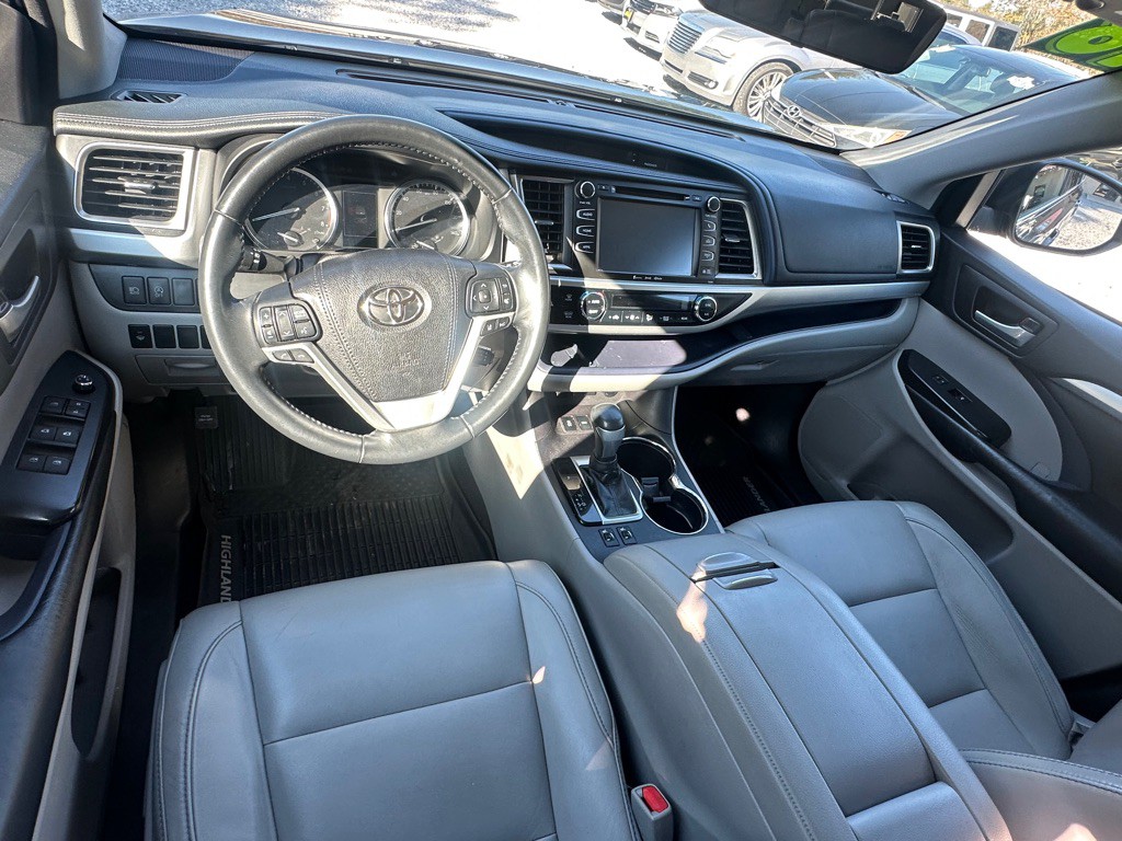 2018 Toyota Highlander Image 17