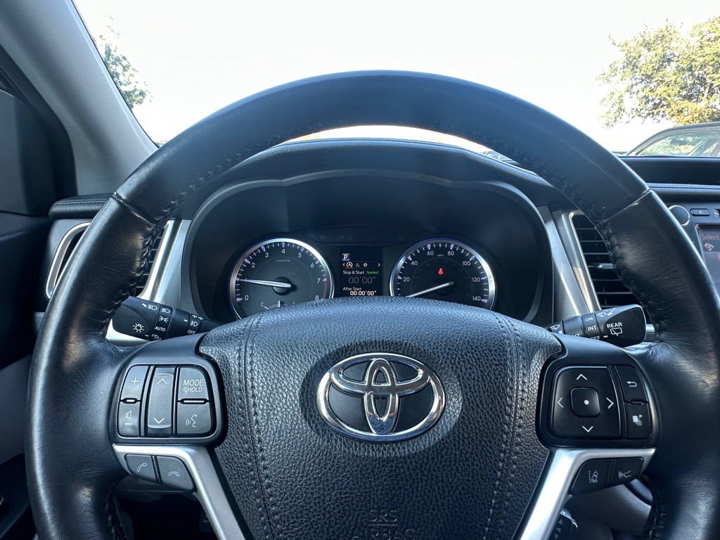 2018 Toyota Highlander Image 18