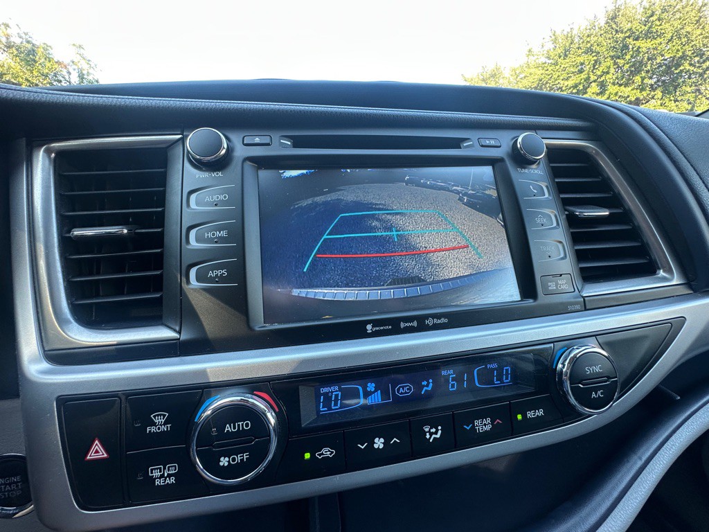 2018 Toyota Highlander Image 20