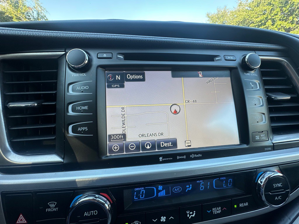 2018 Toyota Highlander Image 21