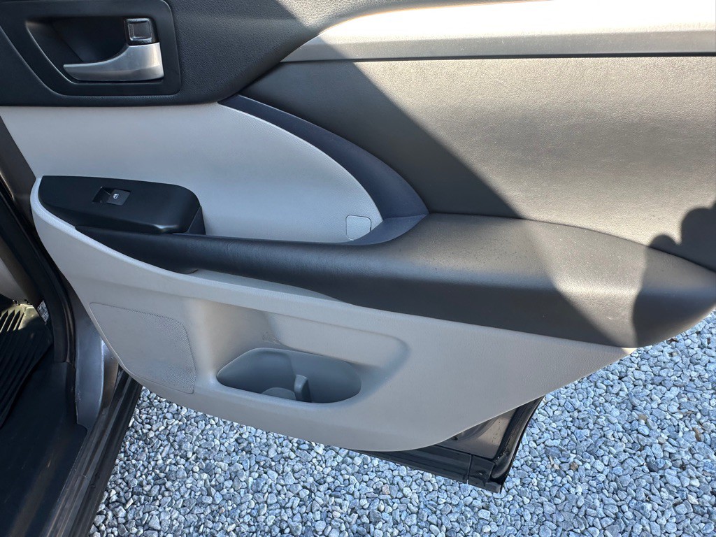 2018 Toyota Highlander Image 28