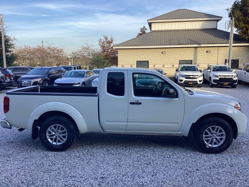 2019 Nissan Frontier Image 2