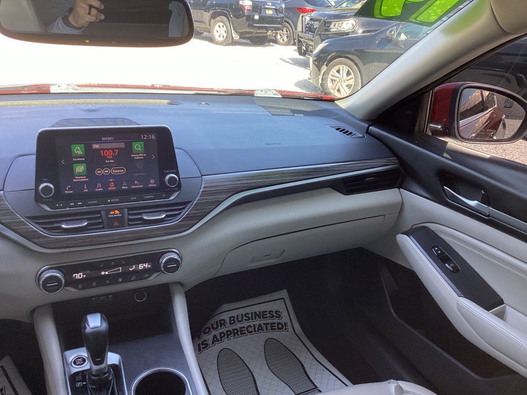 2019 Nissan Altima Image 10