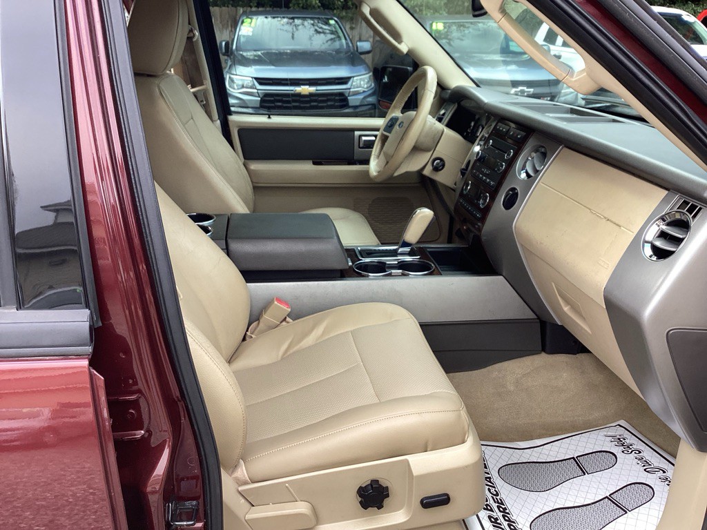 2012 Ford Expedition Image 10