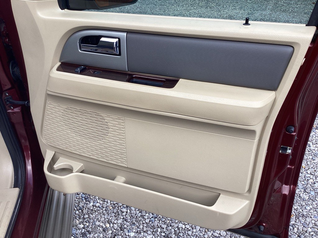 2012 Ford Expedition Image 16