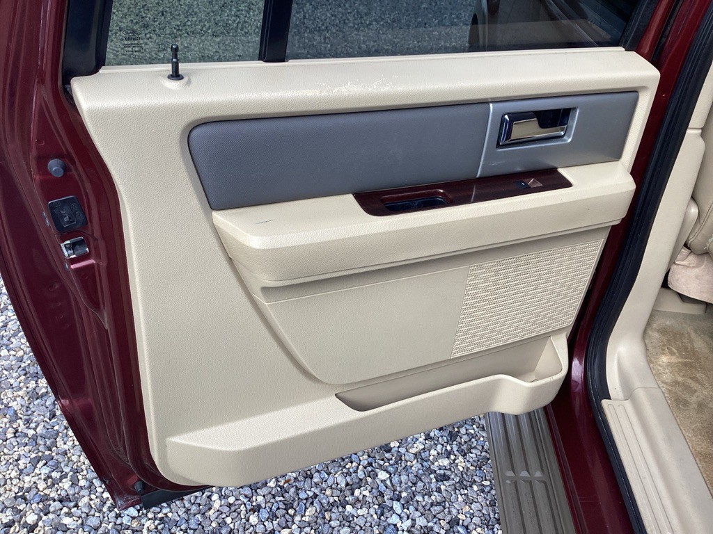 2012 Ford Expedition Image 17