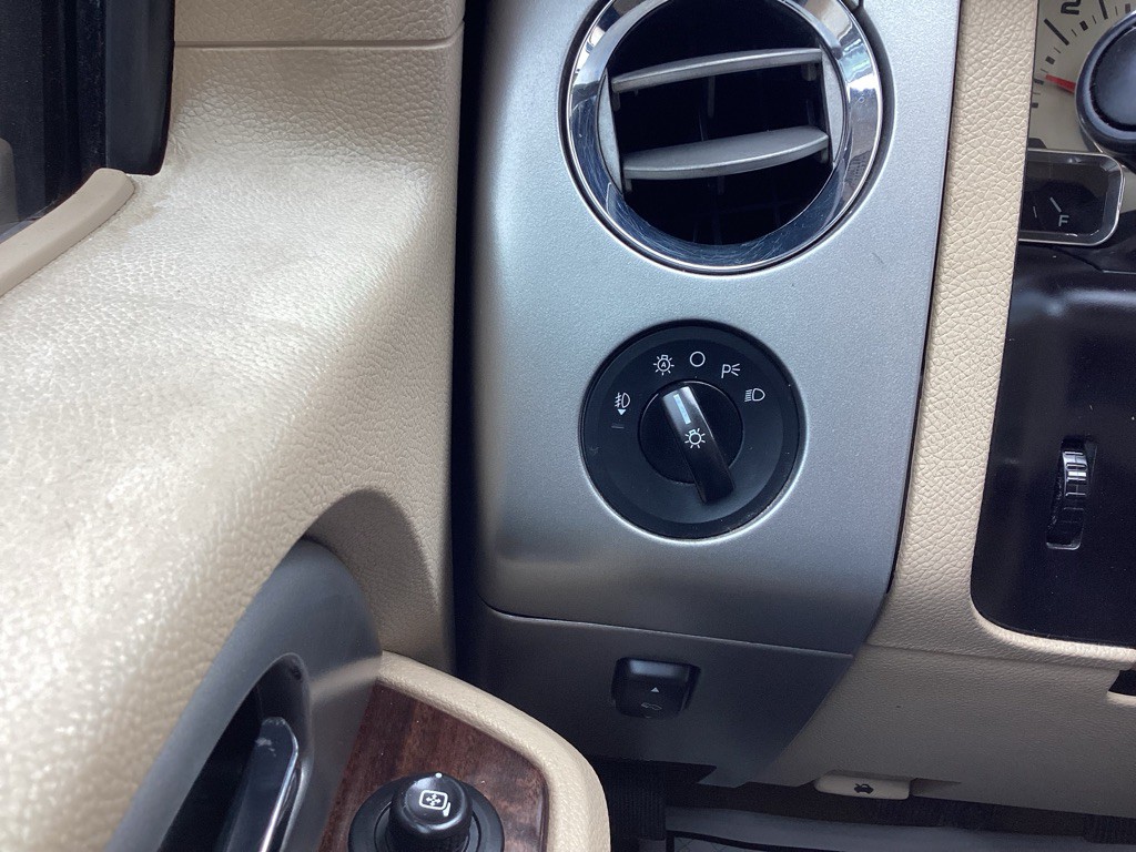 2012 Ford Expedition Image 26