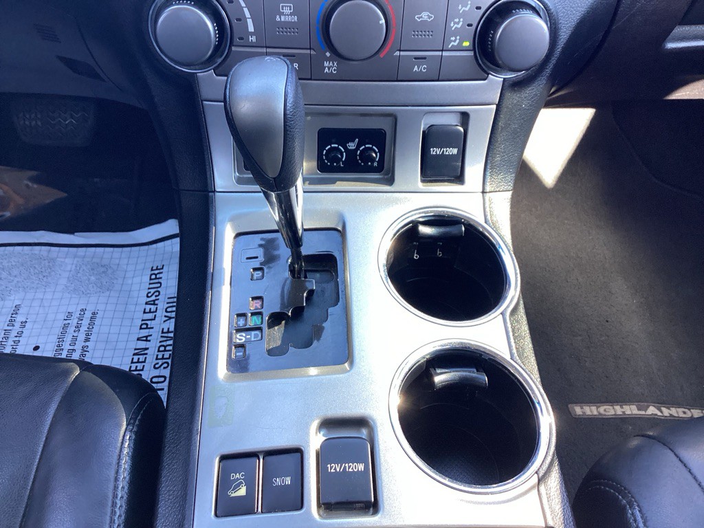 2012 Toyota Highlander Image 19