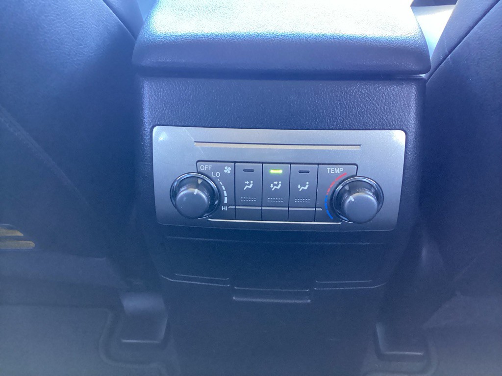 2012 Toyota Highlander Image 20