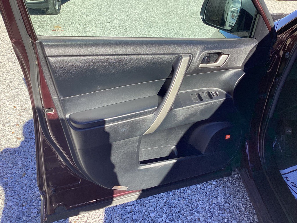 2012 Toyota Highlander Image 22