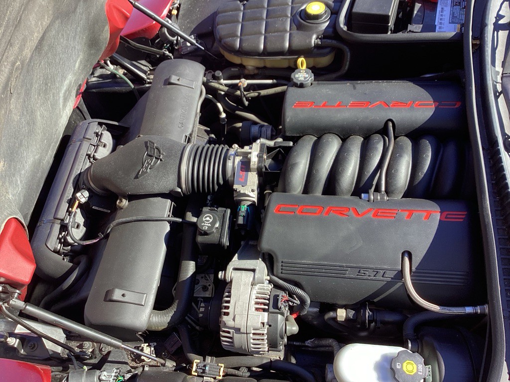 2004 Chevrolet Corvette Image 13