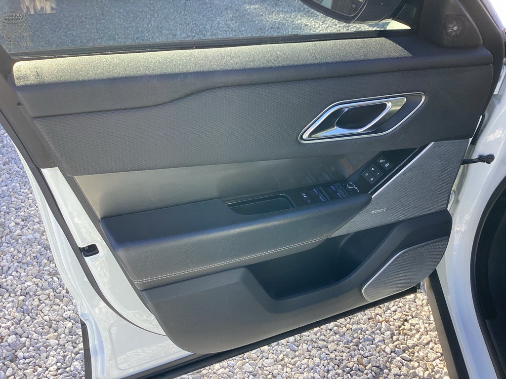 2018 Land Rover Range Rover Image 25