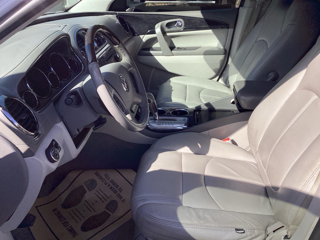 2016 Buick Enclave Image 9