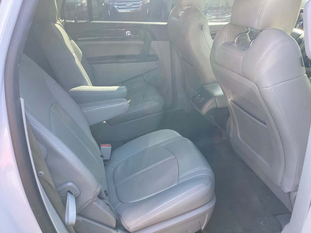 2016 Buick Enclave Image 12