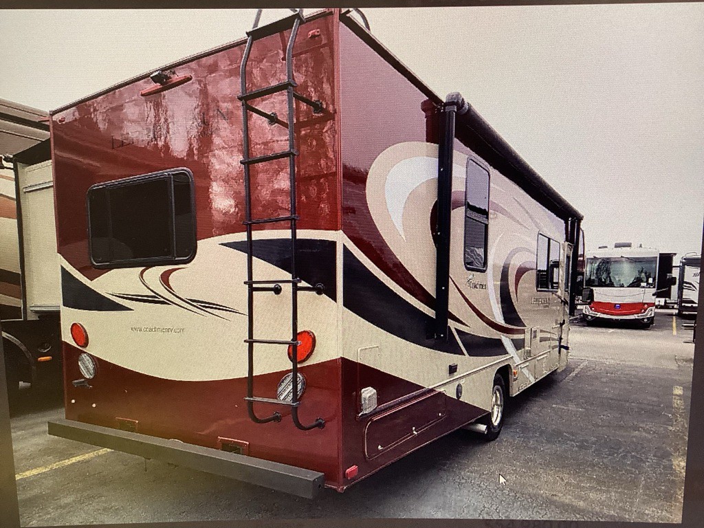 2020 Ford Econoline Image 2