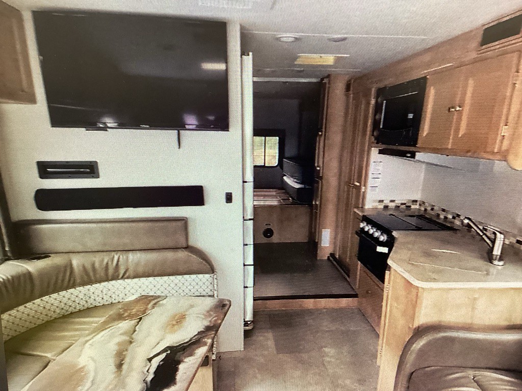 2020 Ford Econoline Image 8